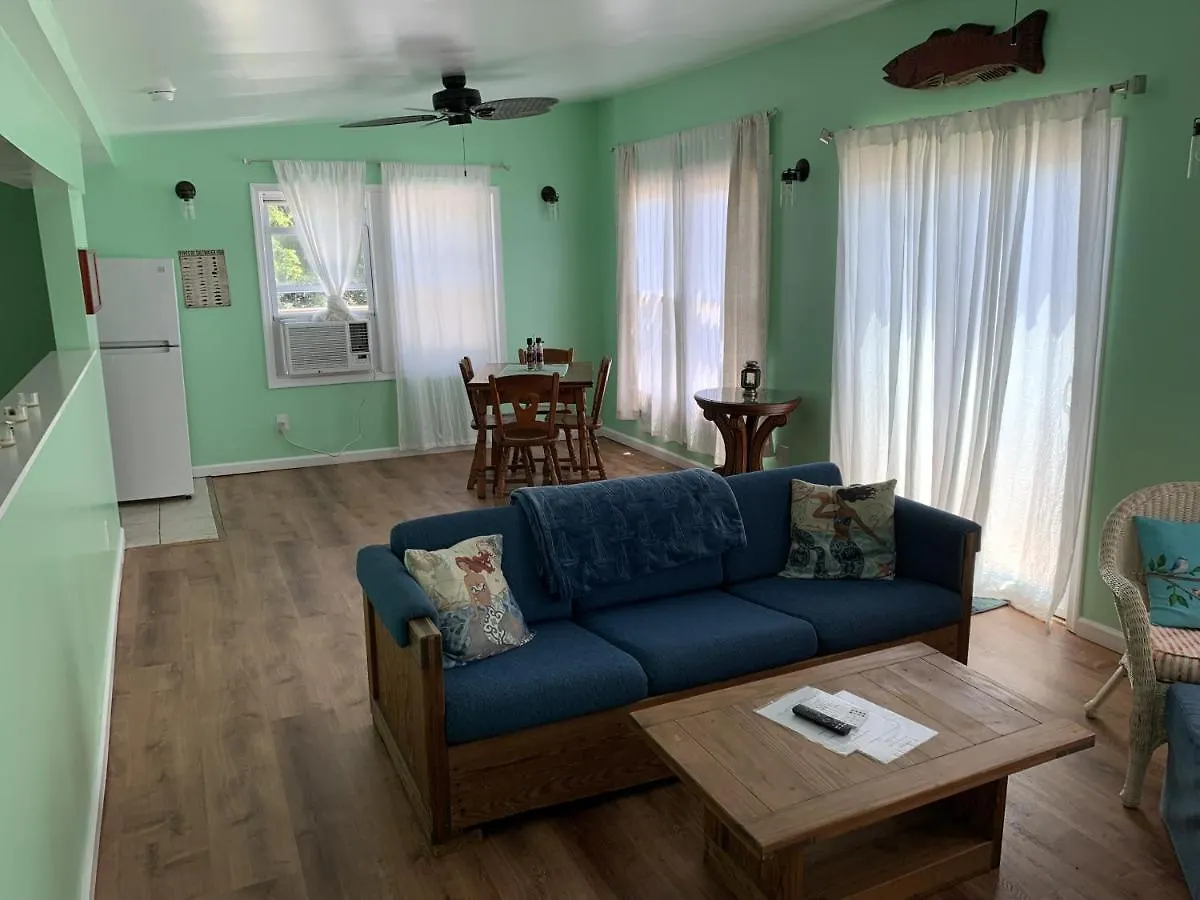 The Boat House - Water Front, Wifi, Pet Friendly Home Norfolk 0*,  United States