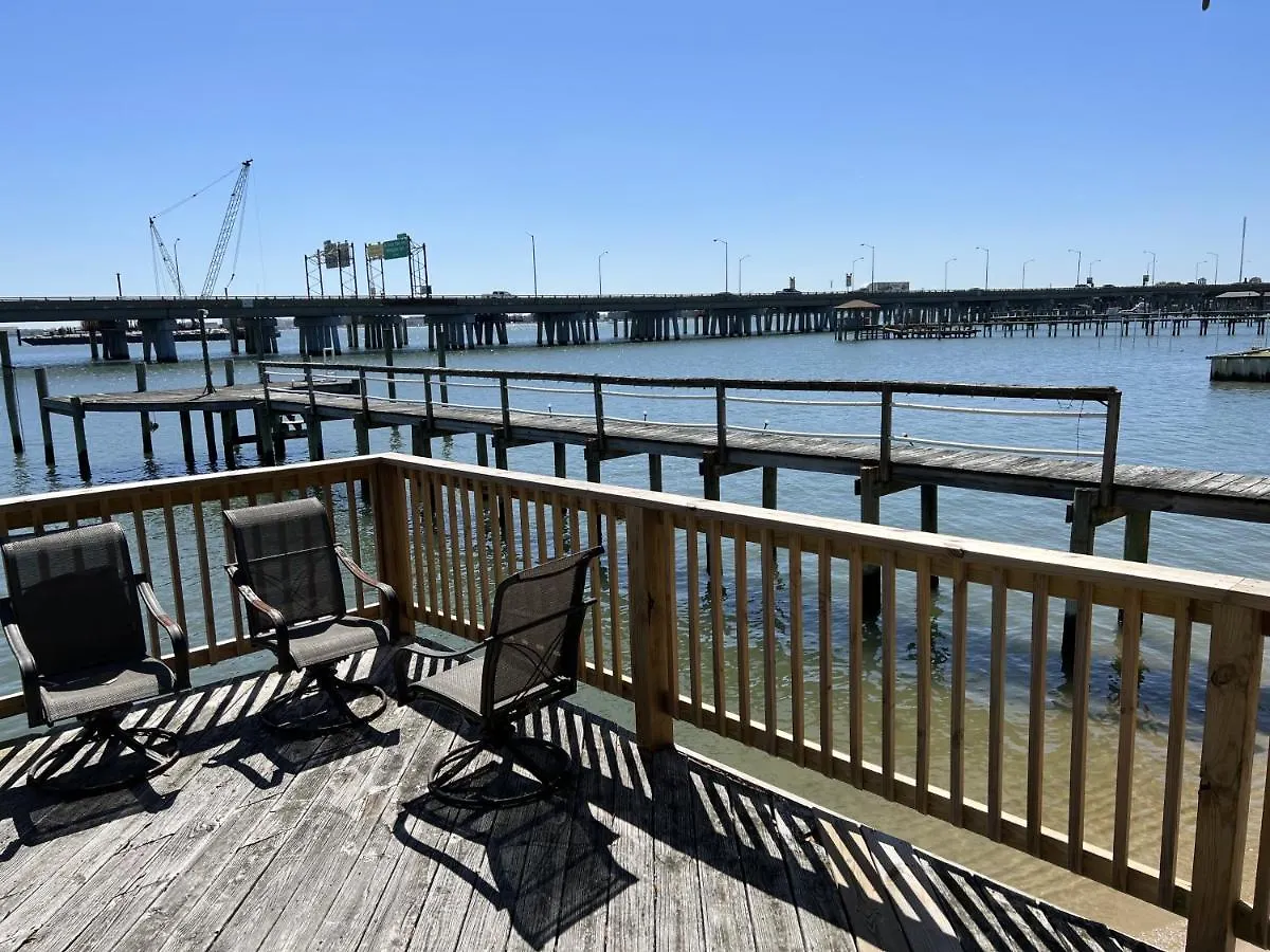 Holiday home The Boat House - Water Front, Wifi, Pet Friendly Home Norfolk United States